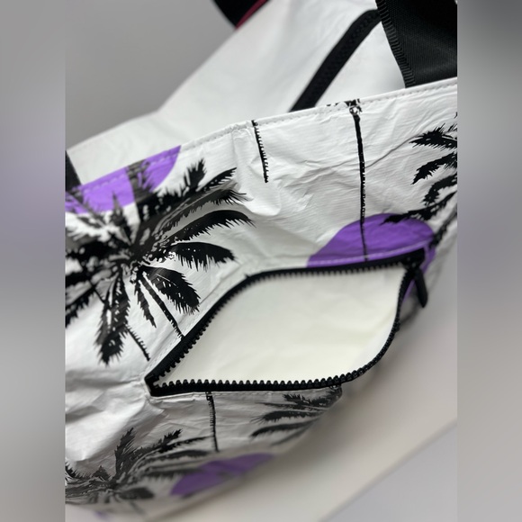 DAY TRIPPER SUN PALM BY SAMUDRA - SUPER PURPLE - Picture 5 of 10